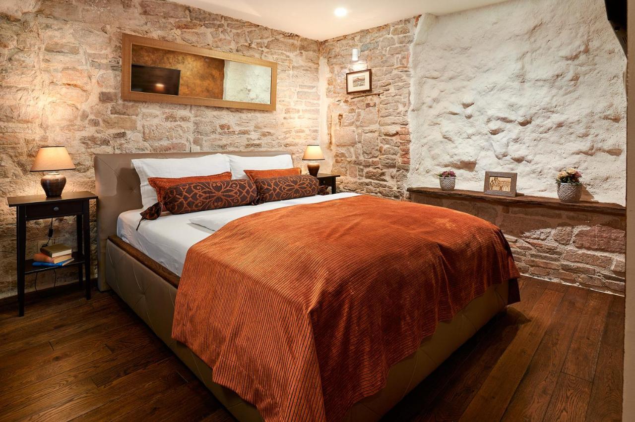 Rustic Apartments Sv Frane In The Old Town Šibenik Kültér fotó