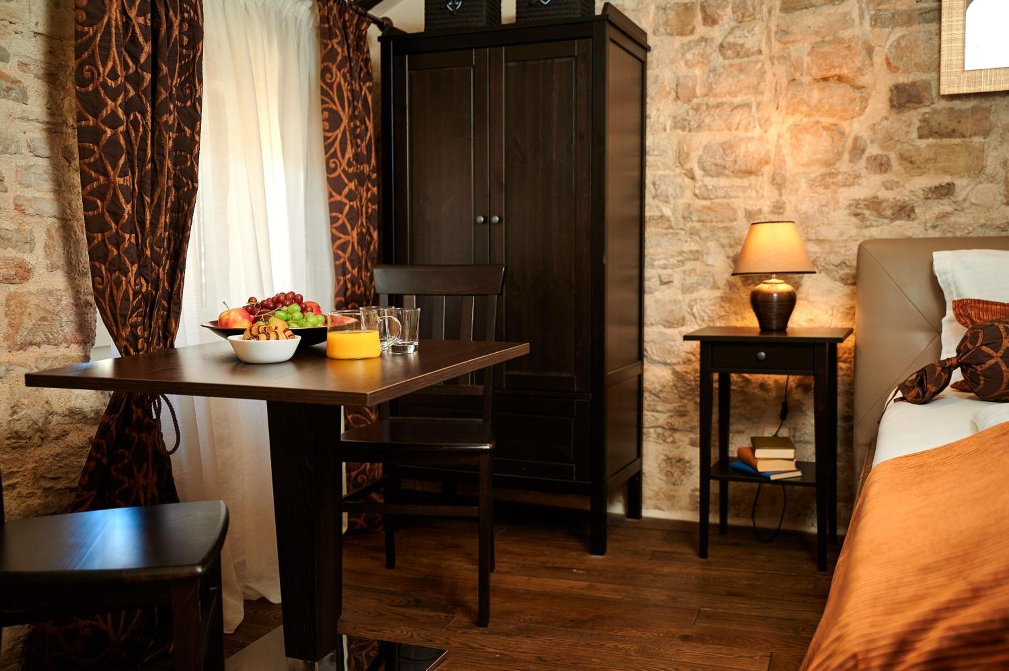 Rustic Apartments Sv Frane In The Old Town Šibenik Kültér fotó