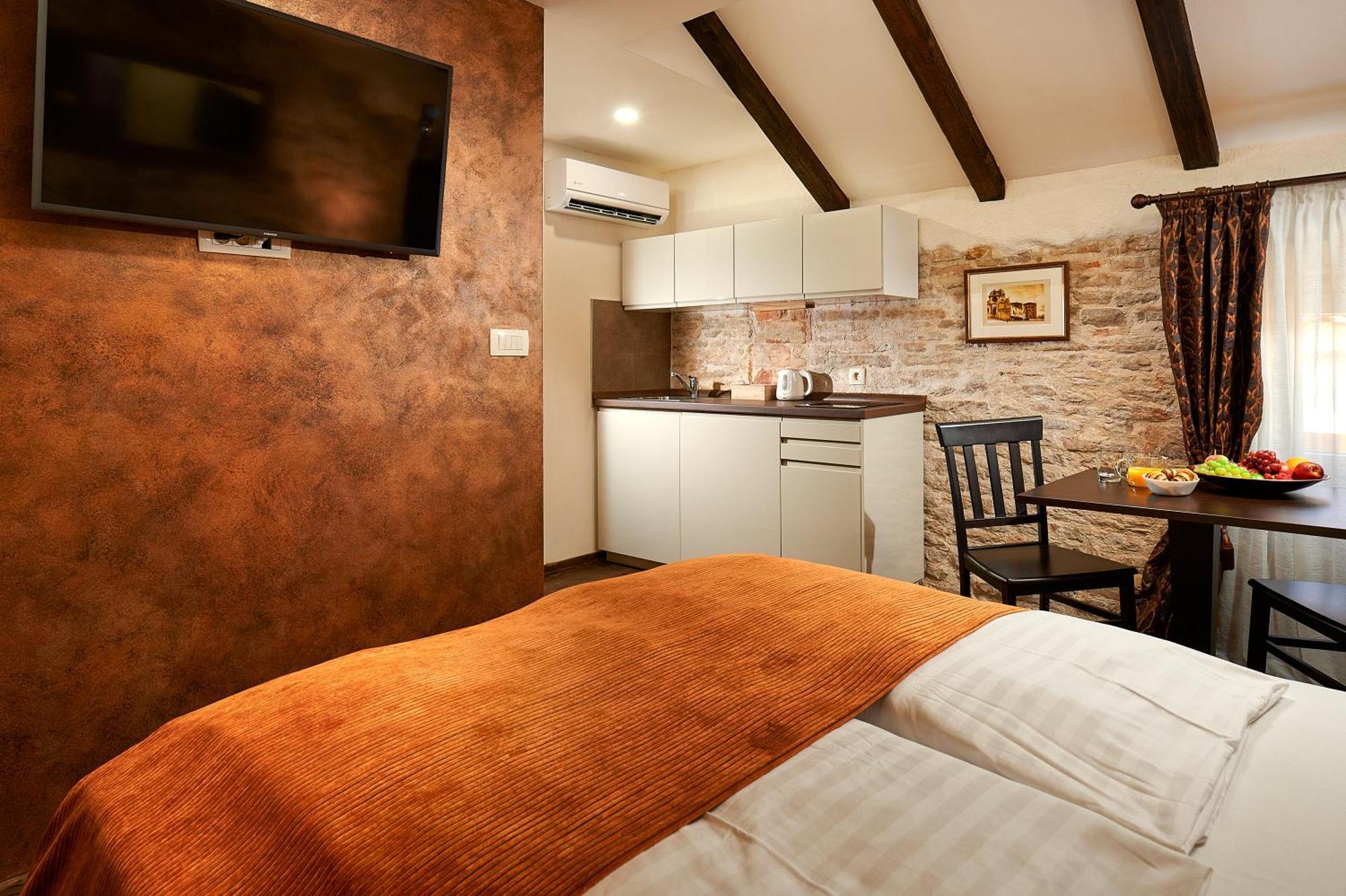 Rustic Apartments Sv Frane In The Old Town Šibenik Kültér fotó