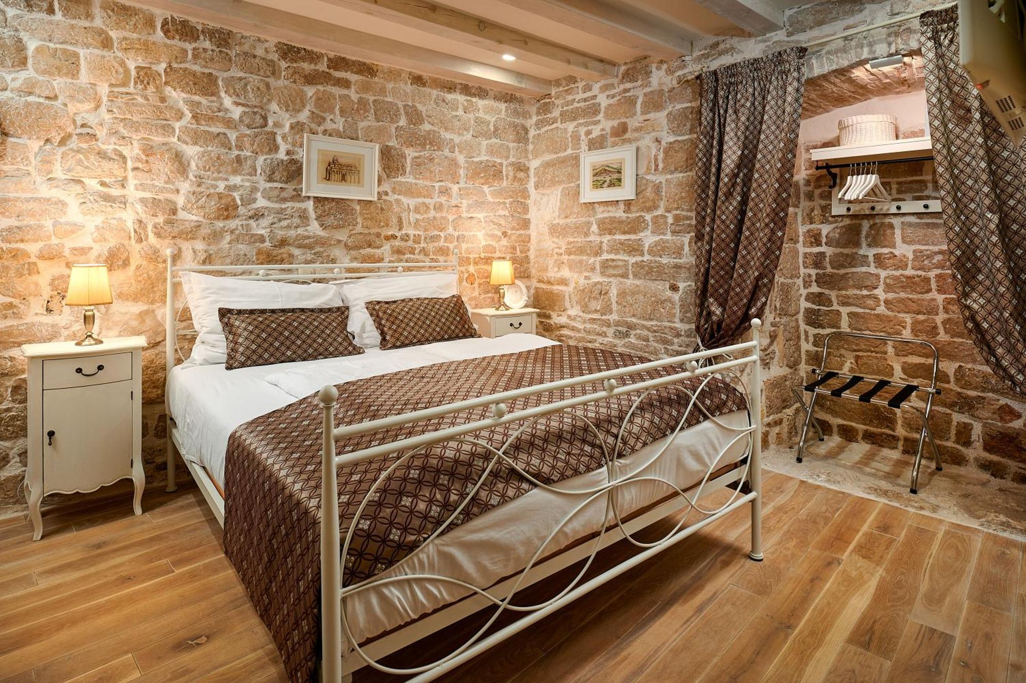Rustic Apartments Sv Frane In The Old Town Šibenik Kültér fotó